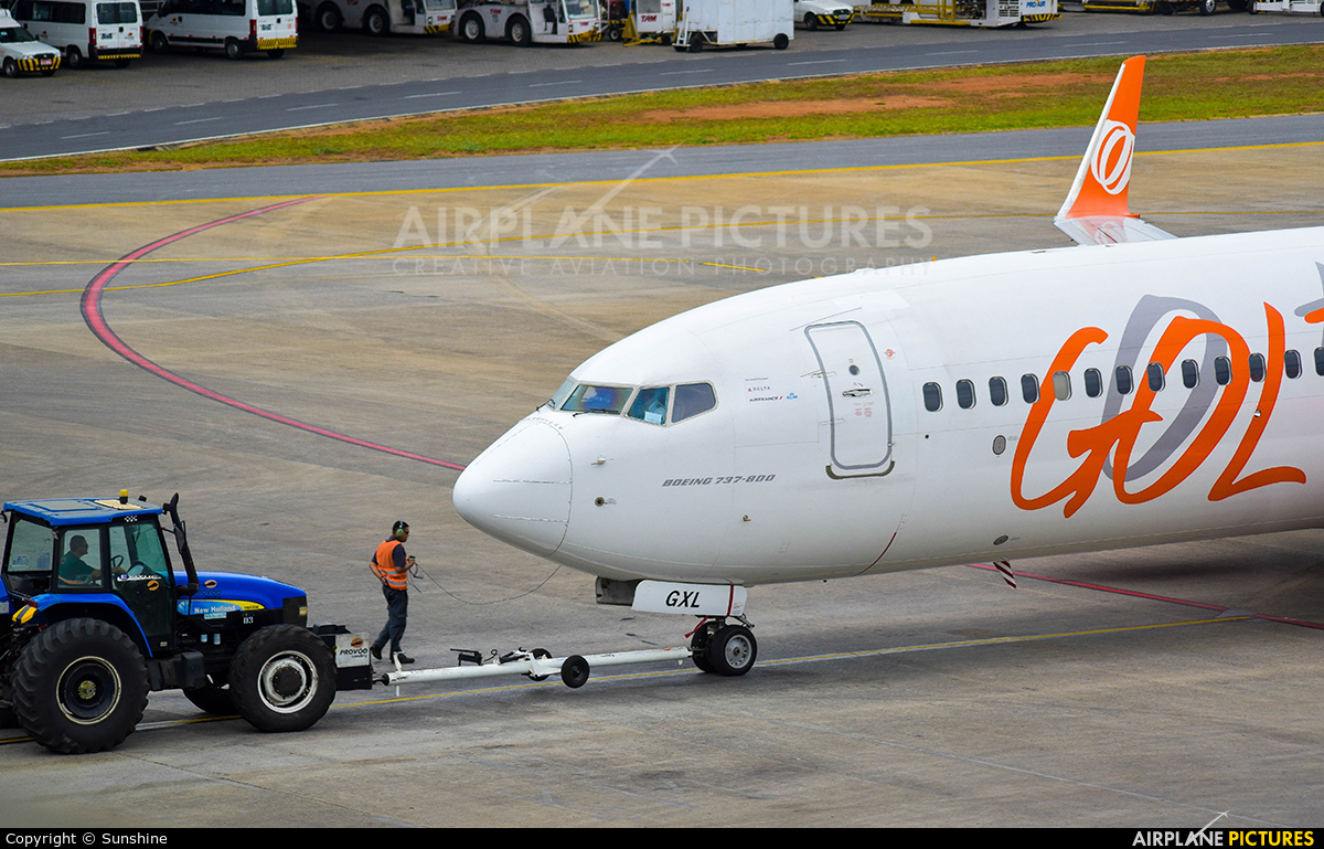 GOL Transportes Aéreos  PR-GXL aircraft at Belo Horizonte - Tancredo Neves