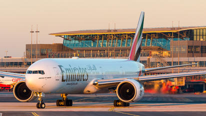 A6-EBE - Emirates Airlines Boeing 777-300ER
