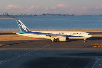 JA745A - ANA - All Nippon Airways Boeing 777-200