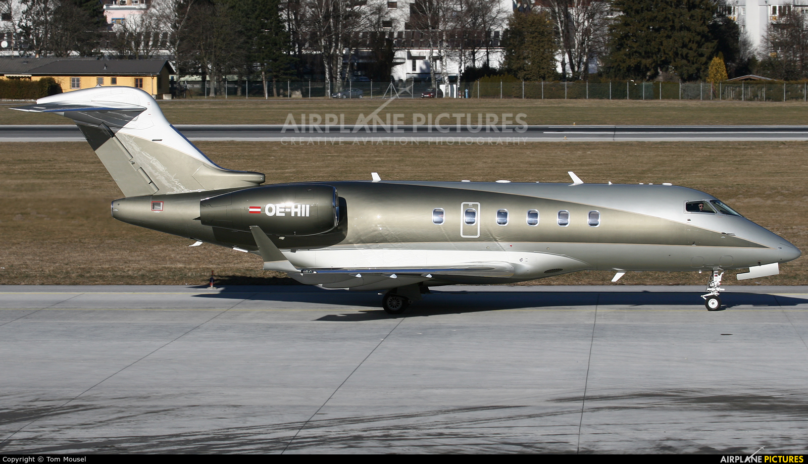 Amira Air OE-HII aircraft at Innsbruck