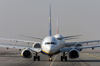 EI-DYF - Ryanair Boeing 737-800
