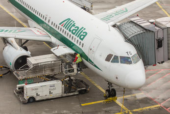 EI-DTG - Alitalia Airbus A320