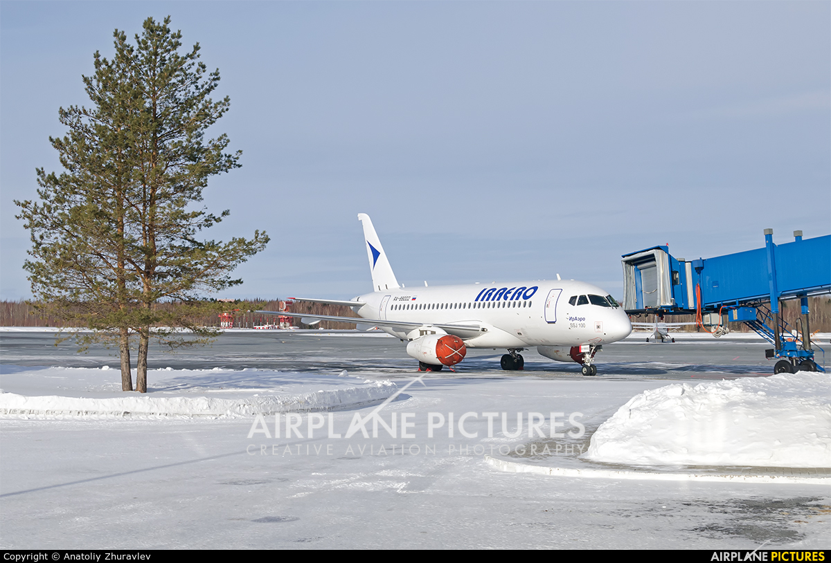 Iraero RA-89002 aircraft at Khanty-Mansiysk