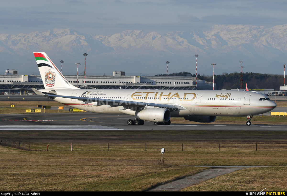 Etihad Airways A6-AFB aircraft at Milan - Malpensa