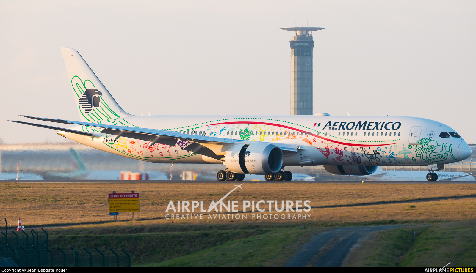 Aeromexico XA-ADL aircraft at Paris - Charles de Gaulle