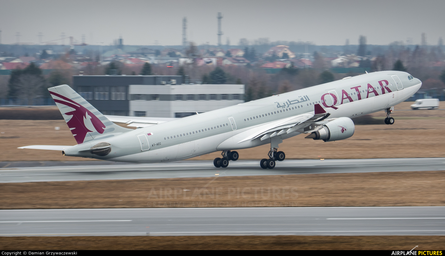 Qatar Airways A7-AEC aircraft at Warsaw - Frederic Chopin