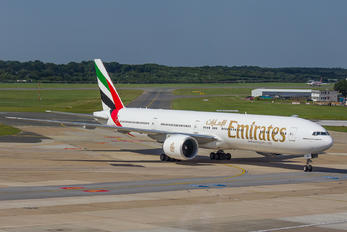 A6-EBC - Emirates Airlines Boeing 777-300ER