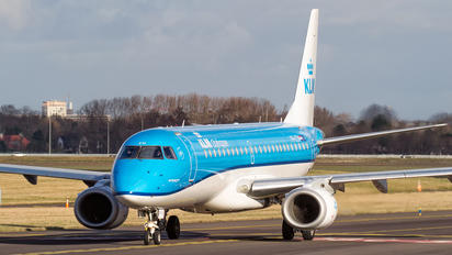 PH-EZM - KLM Cityhopper Embraer ERJ-190 (190-100)