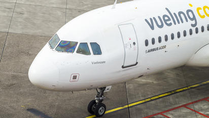 EC-LML - Vueling Airlines Airbus A320