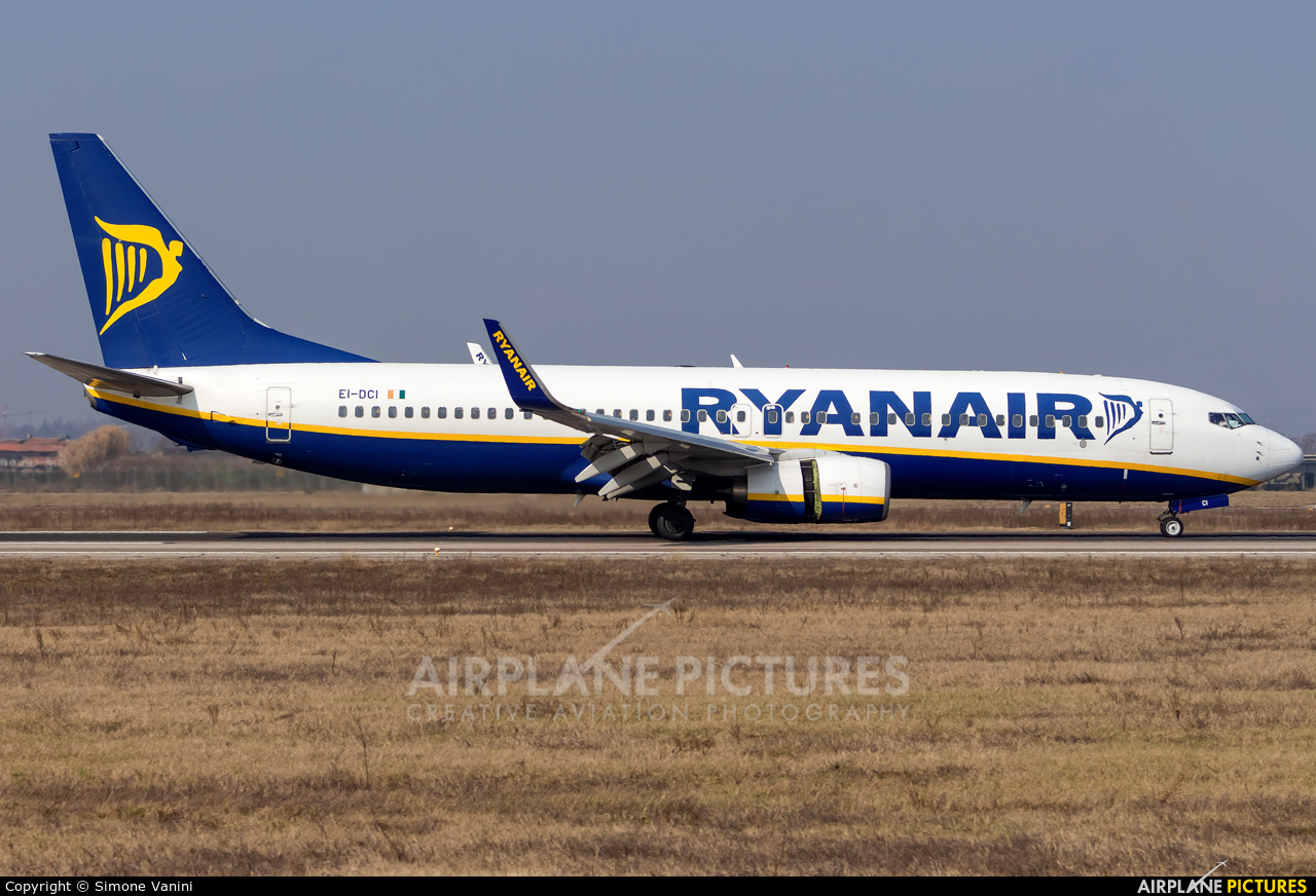 Ryanair EI-DCI aircraft at Verona - Villafranca