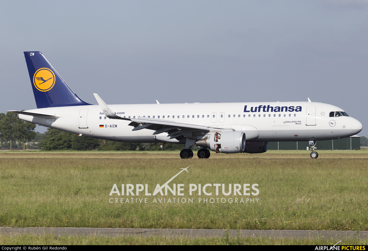 Lufthansa D-AIZW aircraft at Amsterdam - Schiphol