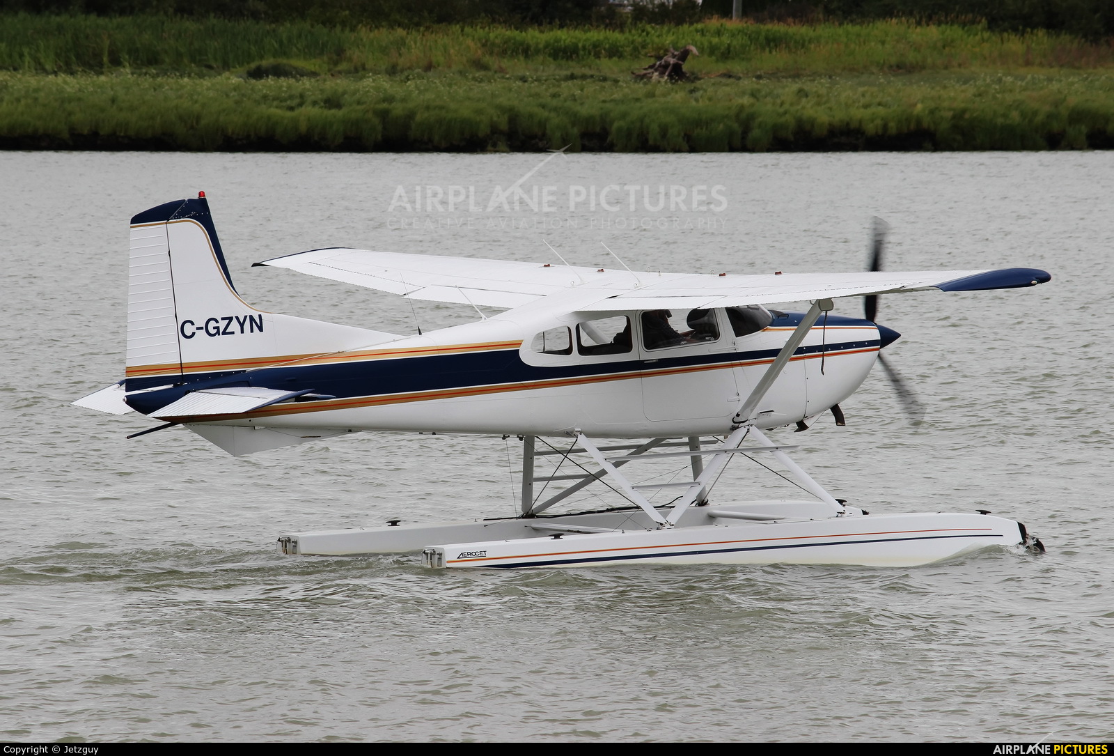 Private C-GZYN aircraft at Vancouver Intl Seaplane Base