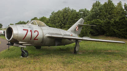 712 - Poland - Air Force PZL Lim-1