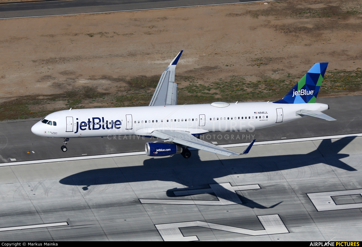 JetBlue Airways N946JL aircraft at Los Angeles Intl