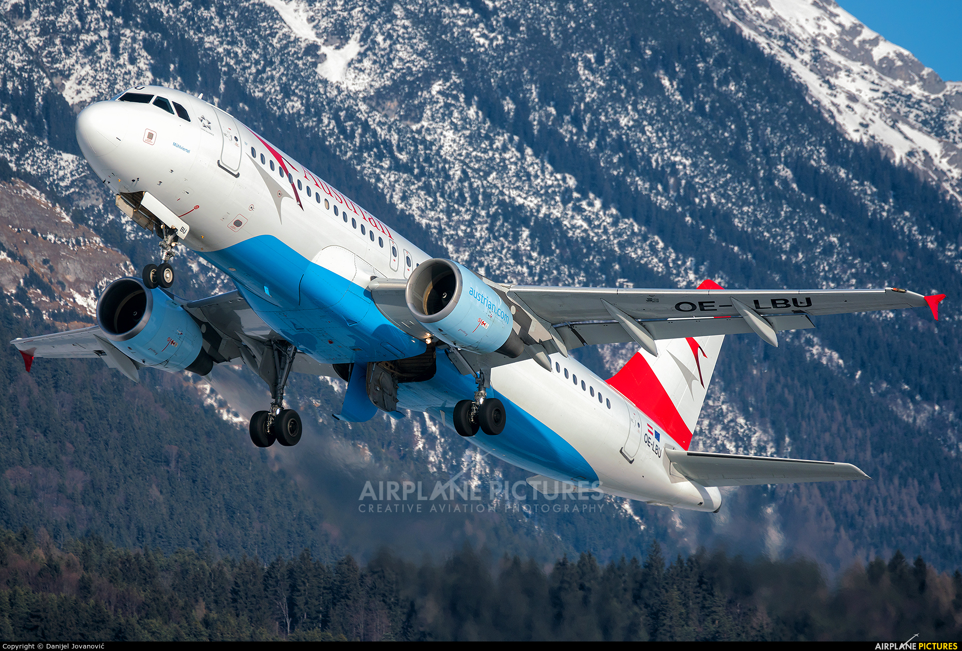 Austrian Airlines/Arrows/Tyrolean OE-LBU aircraft at Innsbruck