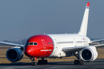 LN-LNF - Norwegian Air Shuttle Boeing 787-8 Dreamliner