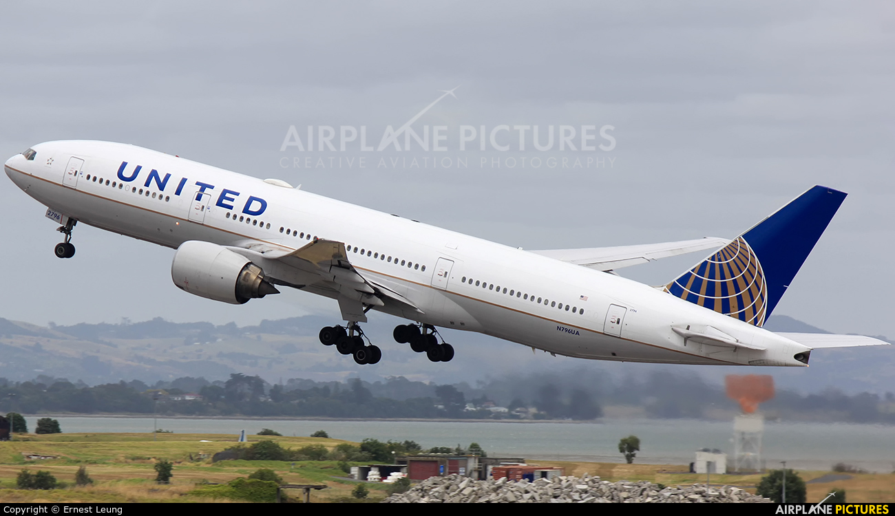 United Airlines N796UA aircraft at Auckland Intl