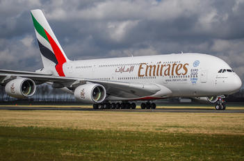 A6-EOW - Emirates Airlines Airbus A380