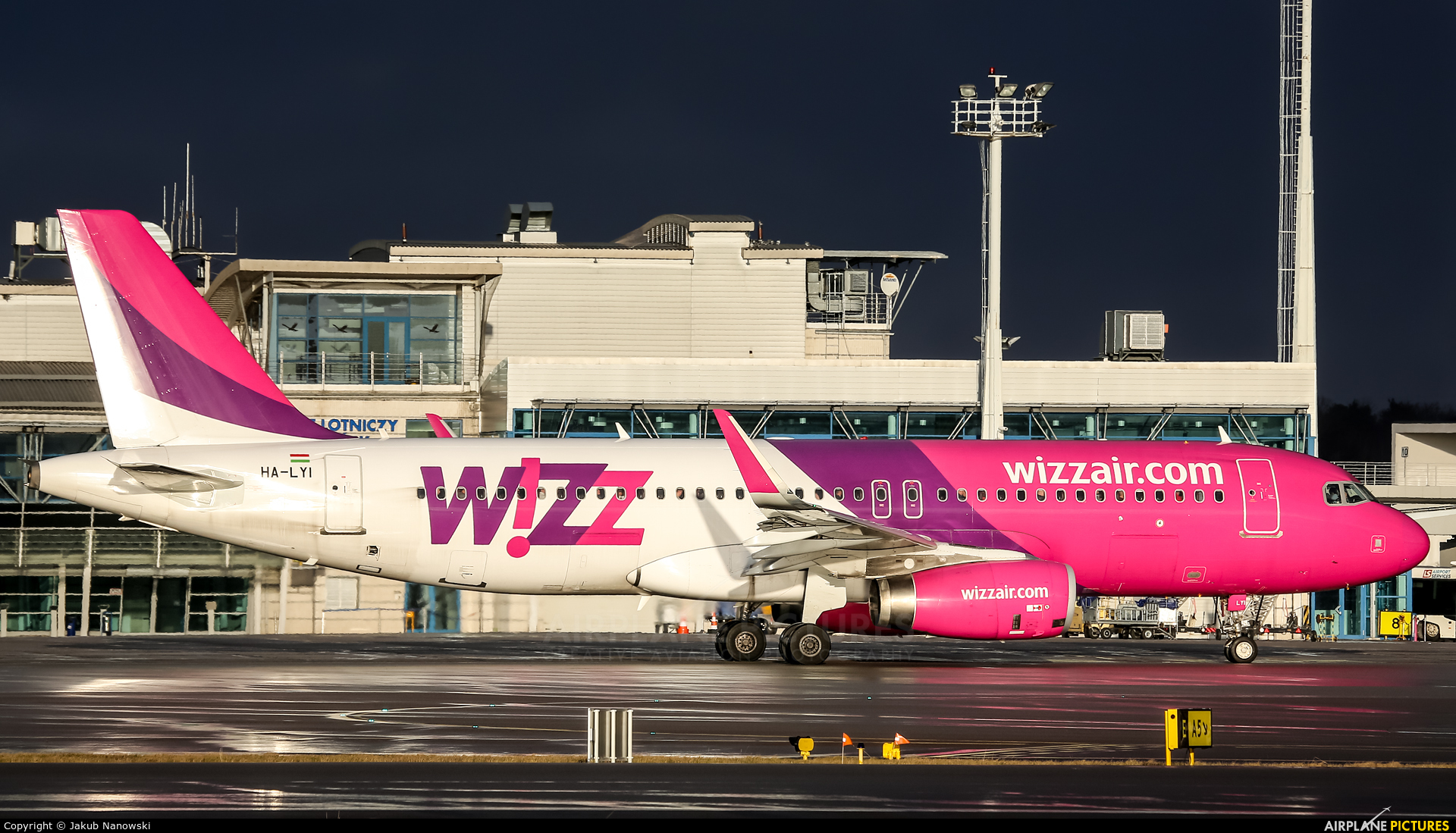 Wizz Air HA-LYI aircraft at Gdańsk - Lech Wałęsa
