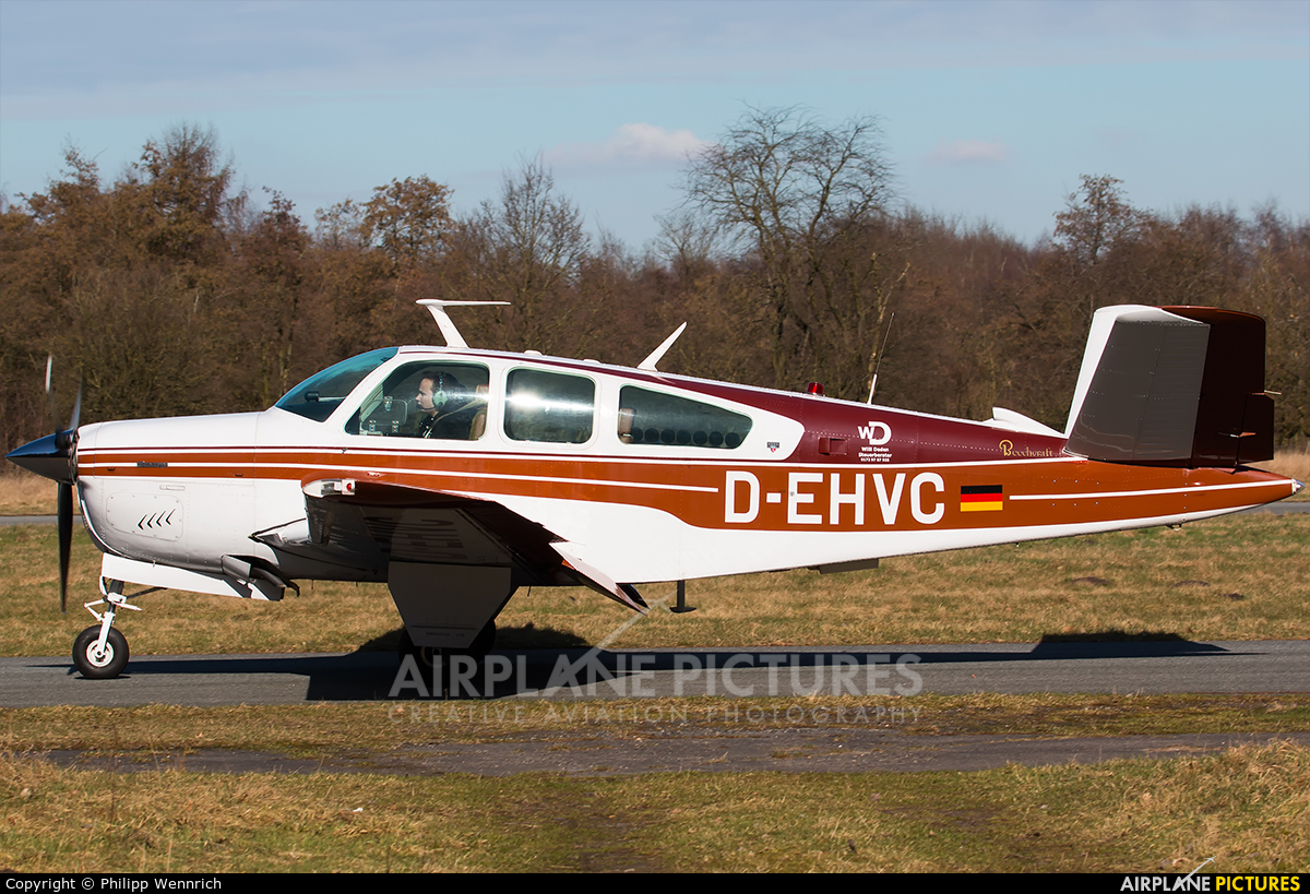 Private D-EHVC aircraft at Stade