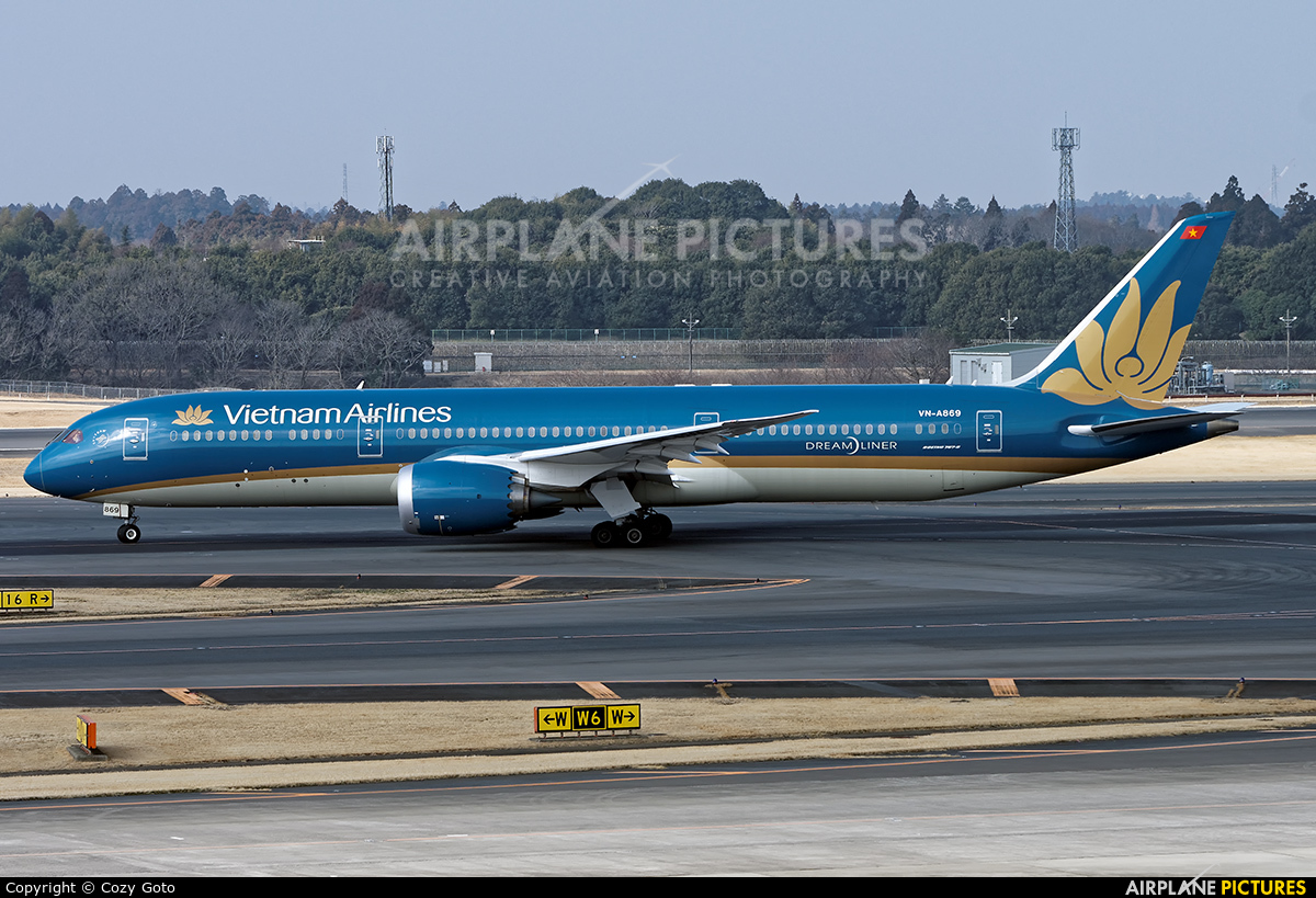 Vietnam Airlines VN-A869 aircraft at Tokyo - Narita Intl