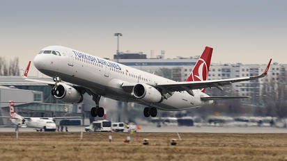 TC-JTP - Turkish Airlines Airbus A321
