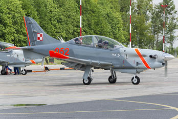 052 - Poland - Air Force PZL 130 Orlik TC-1 / 2