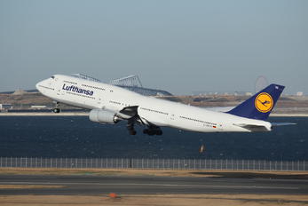 D-ABYR - Lufthansa Boeing 747-8