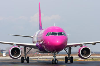 HA-LWS - Wizz Air Airbus A320