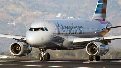 N806AW - American Airlines Airbus A319