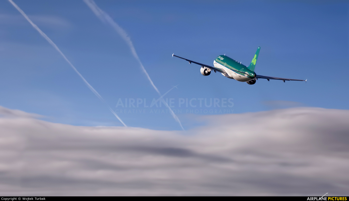 Aer Lingus EI-DEK aircraft at Dublin