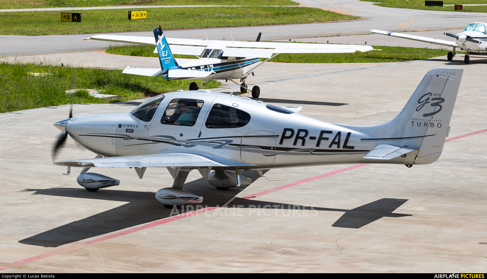 Private PR-FAL aircraft at Jundiaí, SP