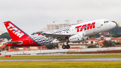 PT-TMD - TAM Airbus A319