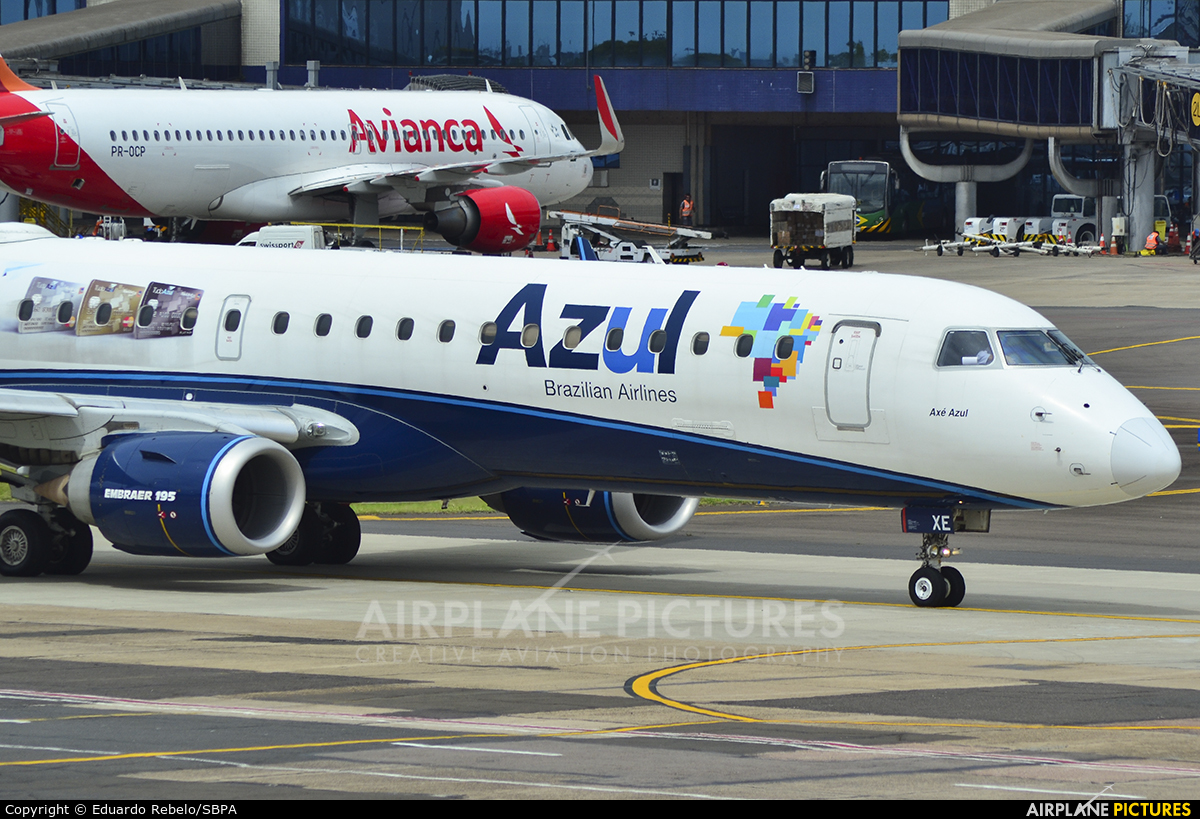 Azul Linhas Aéreas PR-AXE aircraft at Porto Alegre - Salgado Filho