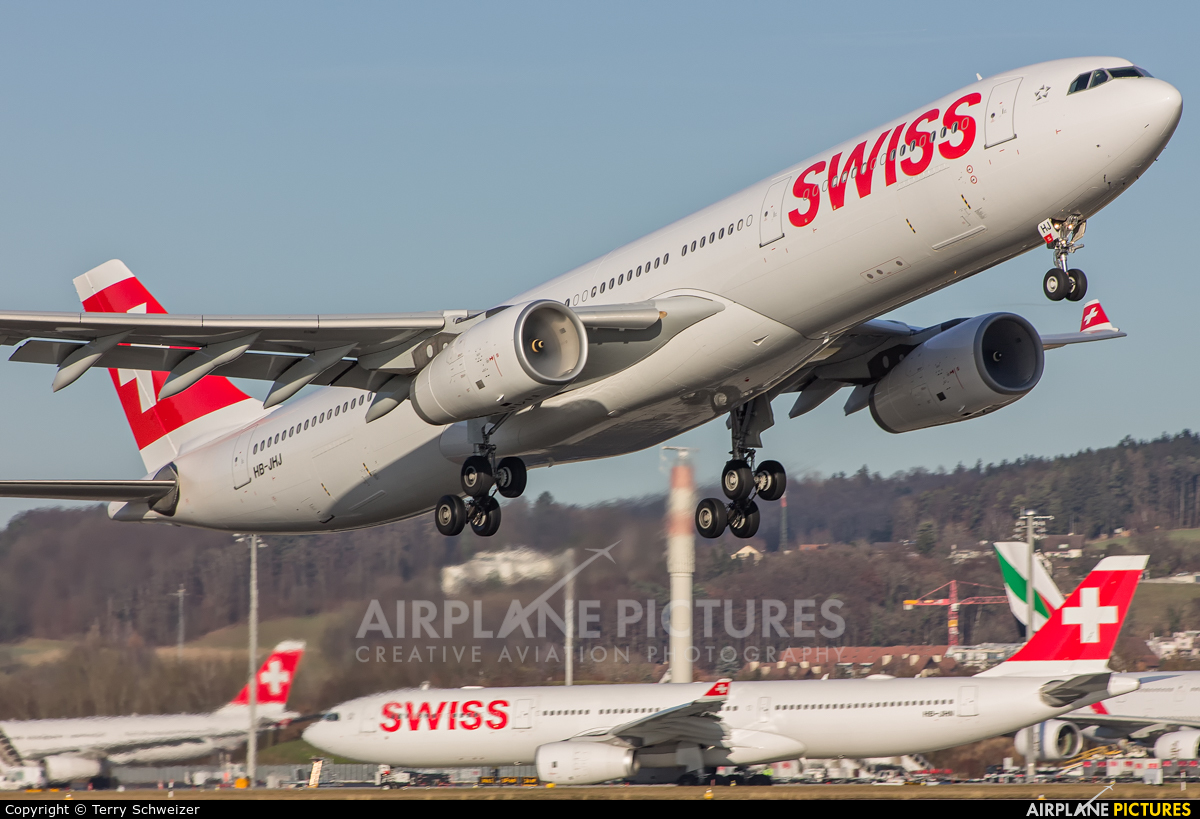Swiss HB-JHJ aircraft at Zurich