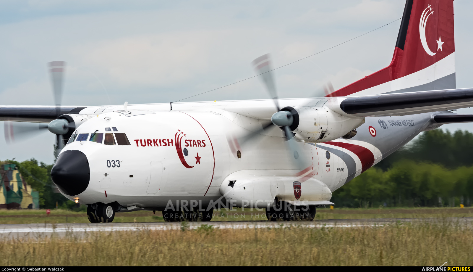 Turkey - Air Force : Turkish Stars 69-033 aircraft at Poznań - Krzesiny