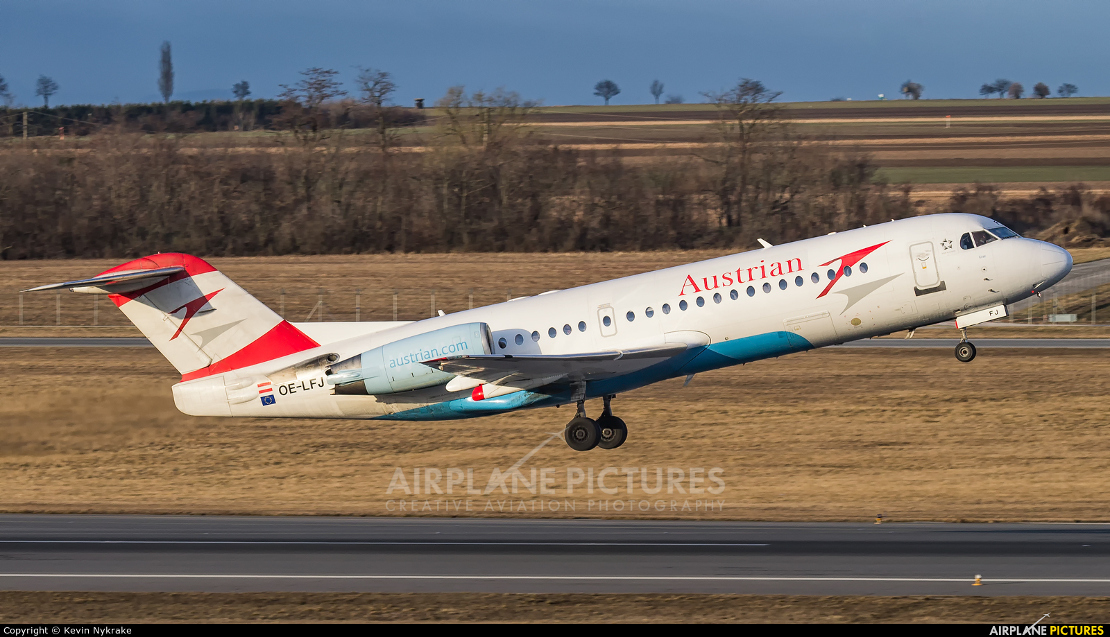 Austrian Airlines/Arrows/Tyrolean OE-LFJ aircraft at Vienna - Schwechat