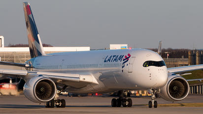 A7-AMA - LATAM Airbus A350-900