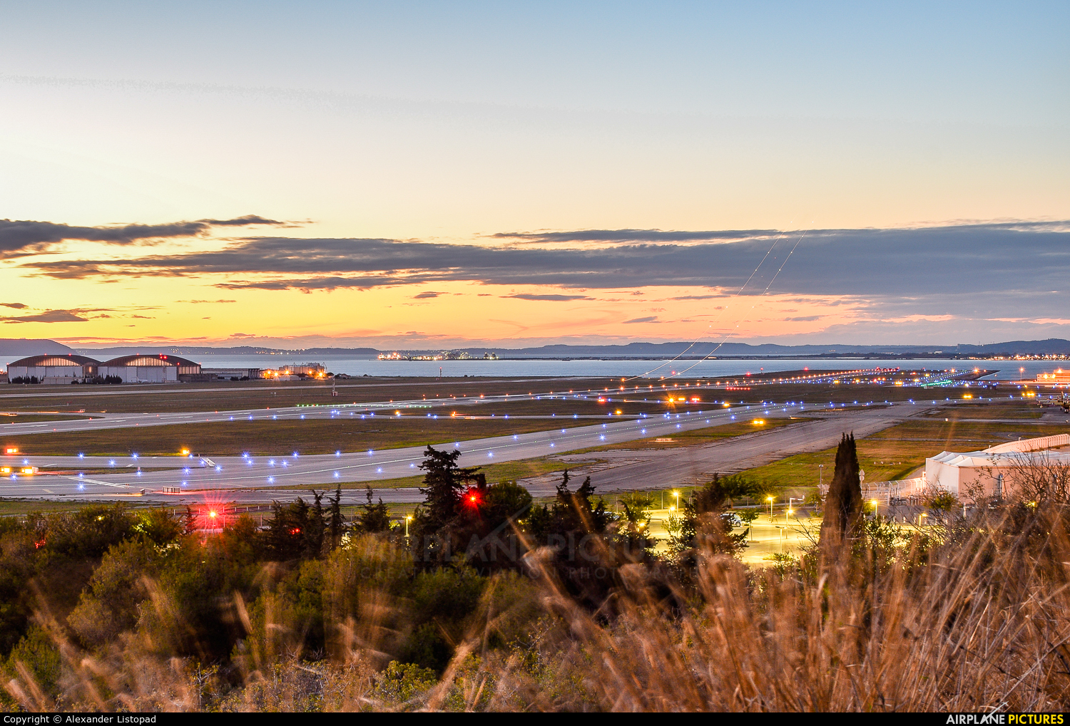 - Airport Overview - aircraft at Marseille Provence