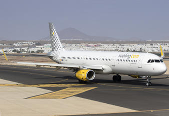 EC-MMU - Vueling Airlines Airbus A321
