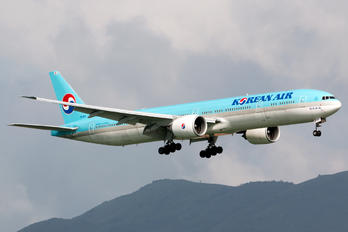 HL8011 - Korean Air Boeing 777-300ER