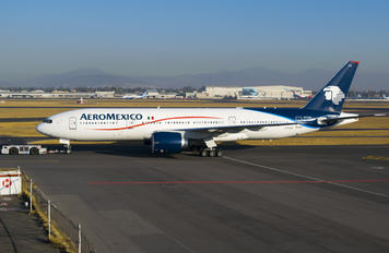 N774AM - Aeromexico Boeing 777-200ER