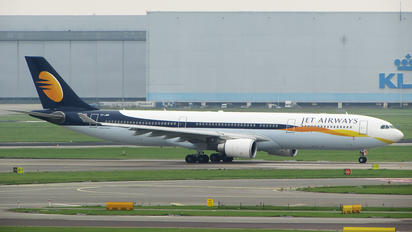 VT-JWR - Jet Airways Airbus A330-300