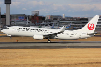 JA329J - JAL - Japan Airlines Boeing 737-800