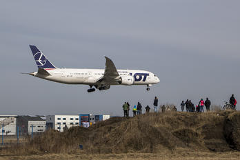 SP-LRF - LOT - Polish Airlines Boeing 787-8 Dreamliner
