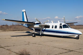 YR-XXC - Private Rockwell 690
