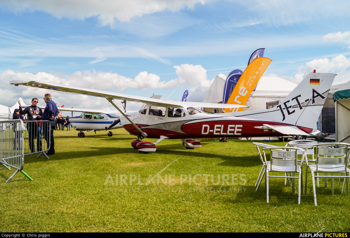 Private D-ELEE aircraft at Northampton / Sywell