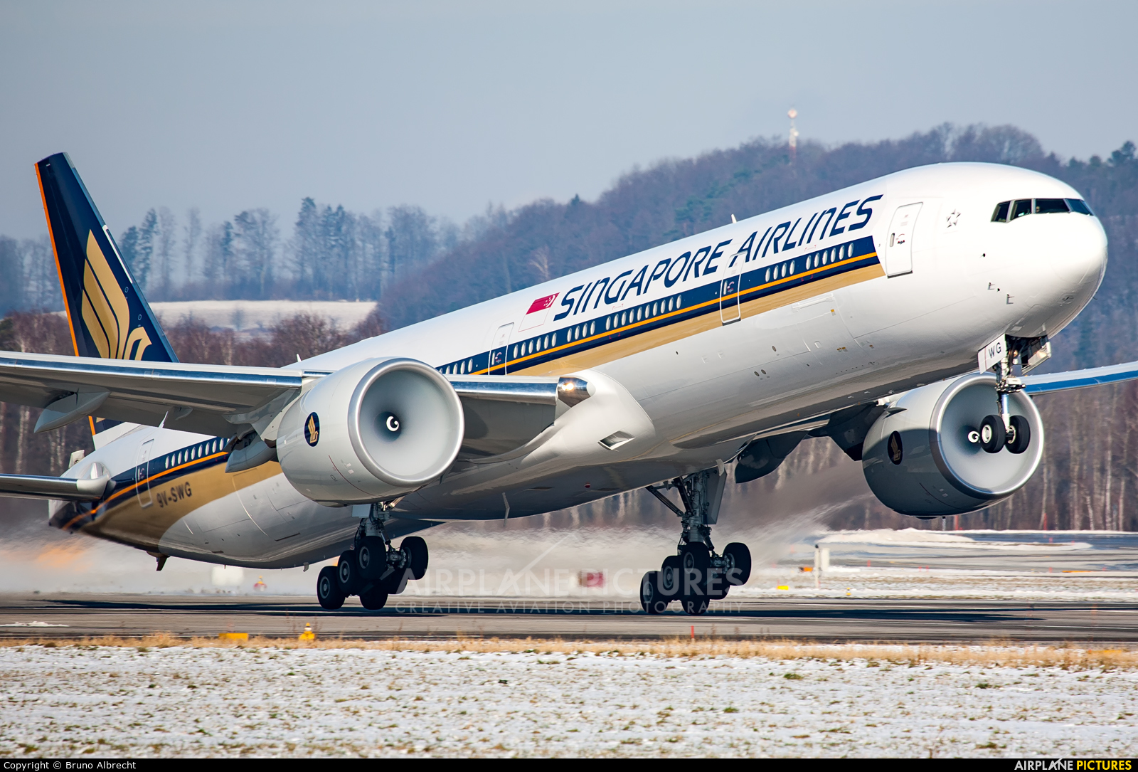 Singapore Airlines 9V-SWG aircraft at Zurich