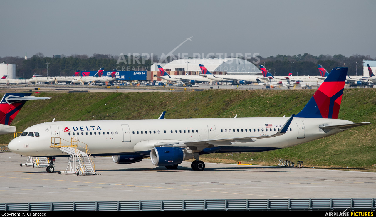 Delta Air Lines N307DX aircraft at Atlanta - Hartsfield-Jackson Intl