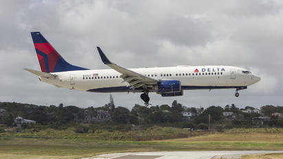 N3767 - Delta Air Lines Boeing 737-800
